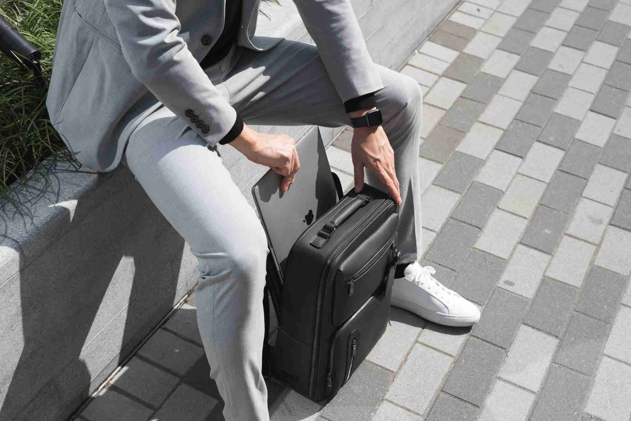 Best Laptop Backpacks for Professionals in 2025