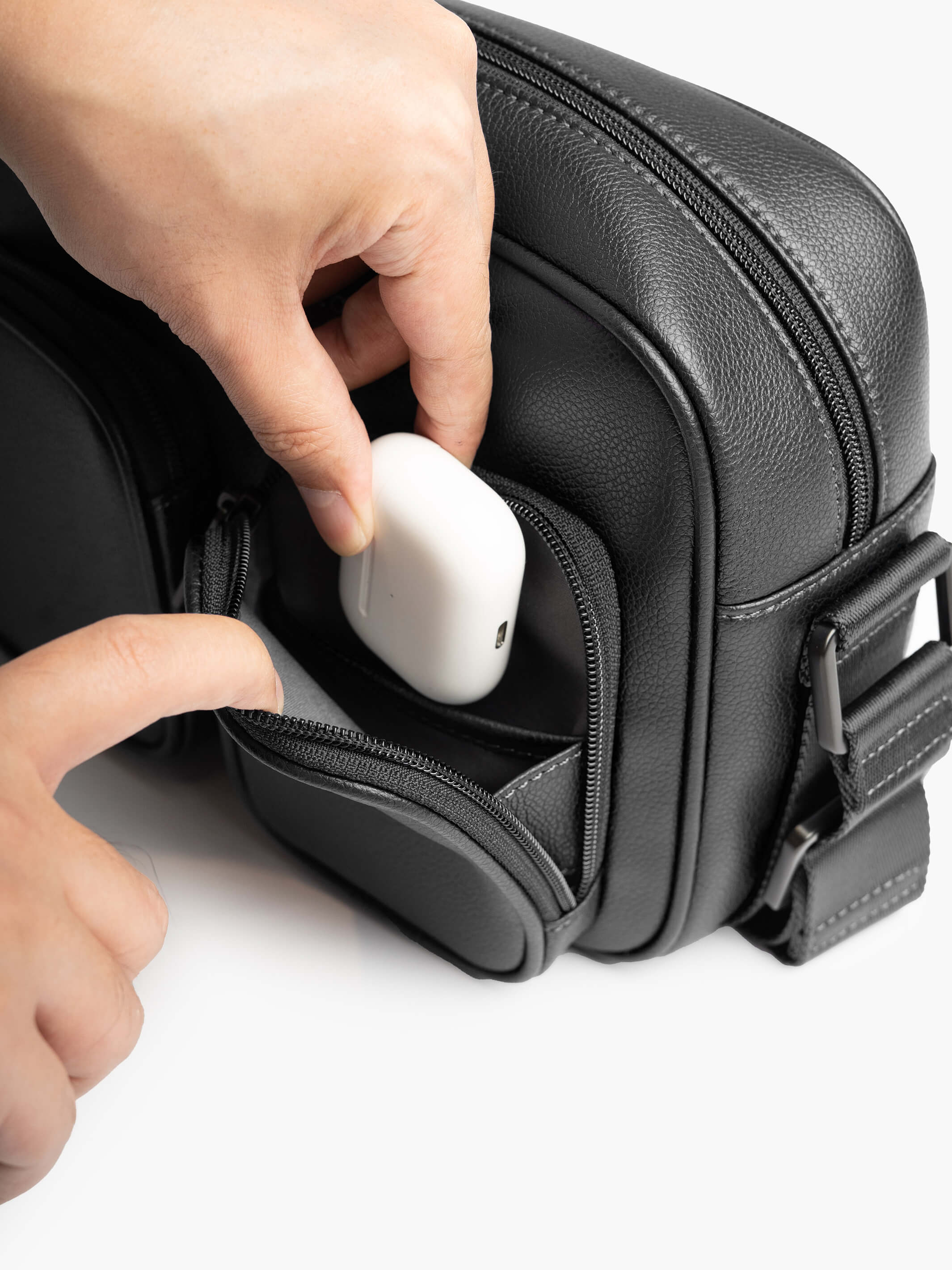 Axis Leather Messenger – Maverick & Co.