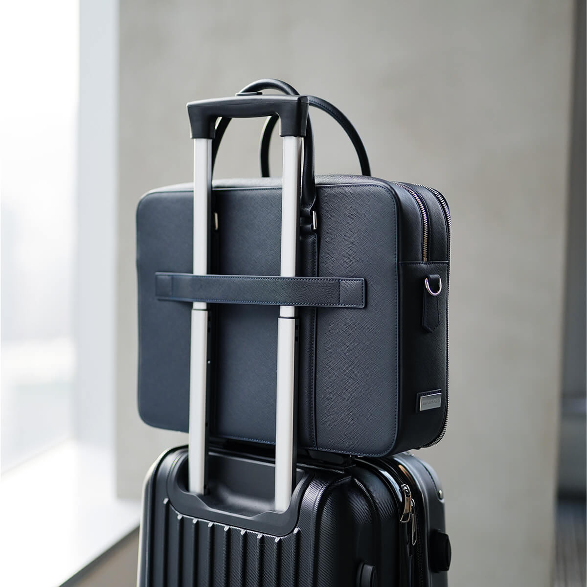 Maverick & Co. - Manhattan Double-Zip Leather Briefcase