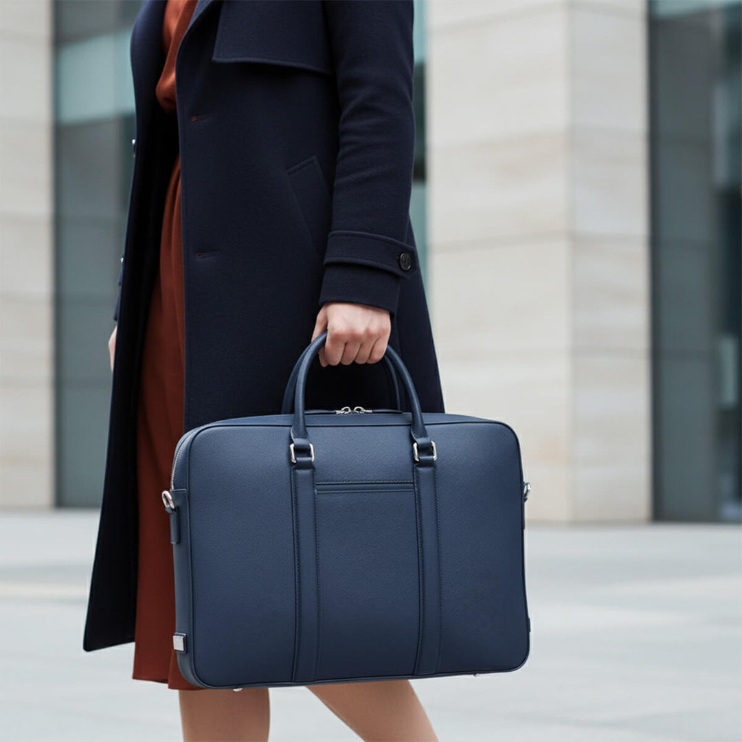 Manhattan حقيبة جلدية أحادية اللون