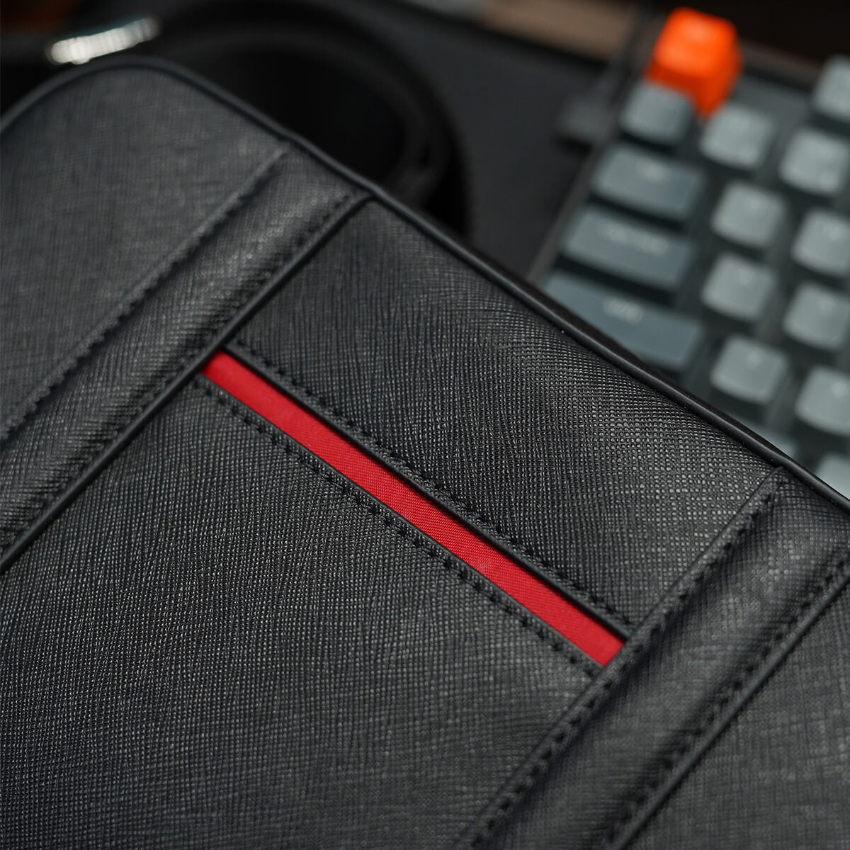 Maverick & Co. - Manhattan Leather Sling Bag #color_grey