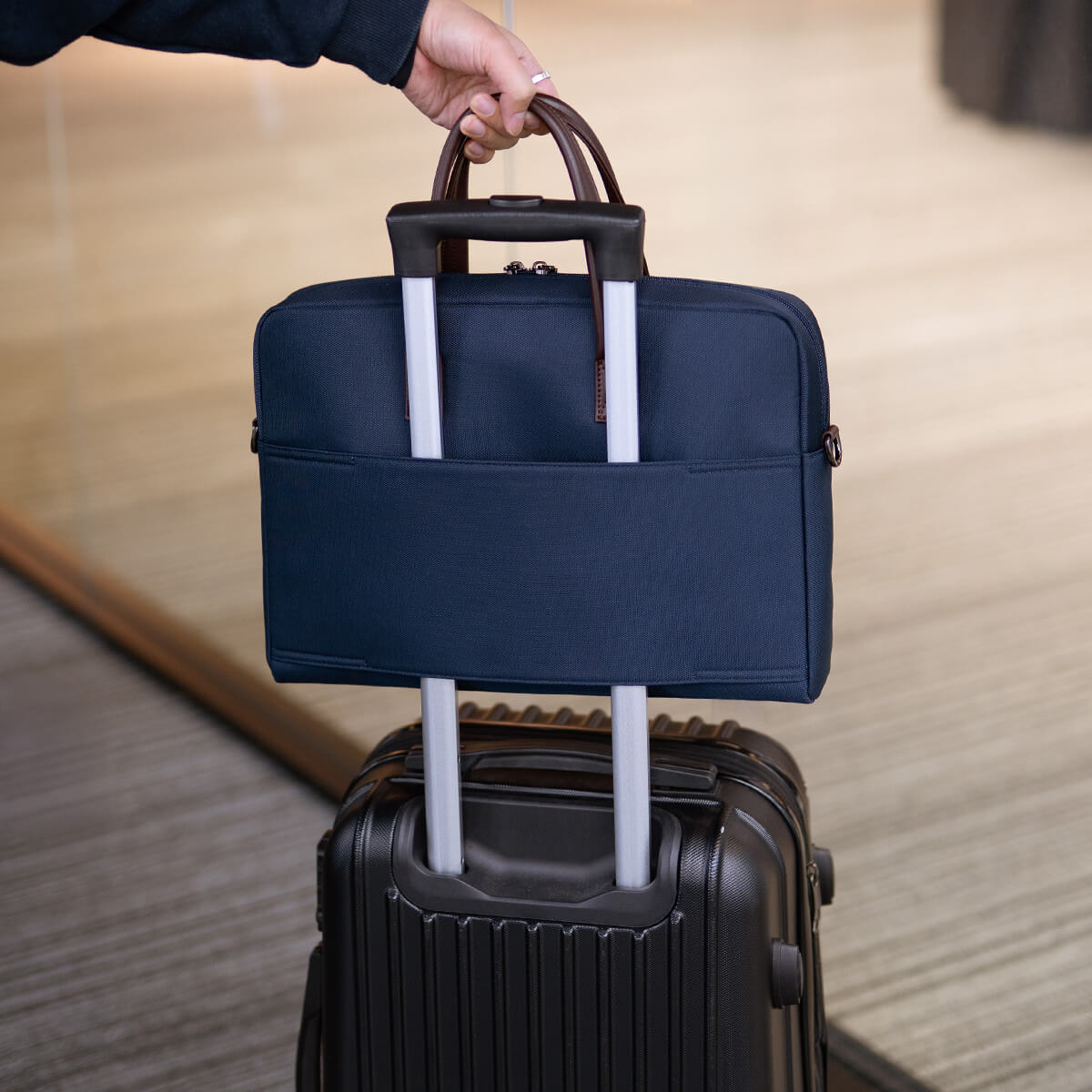 Maverick & Co. - Motion Light Briefcase 14" #color_navy