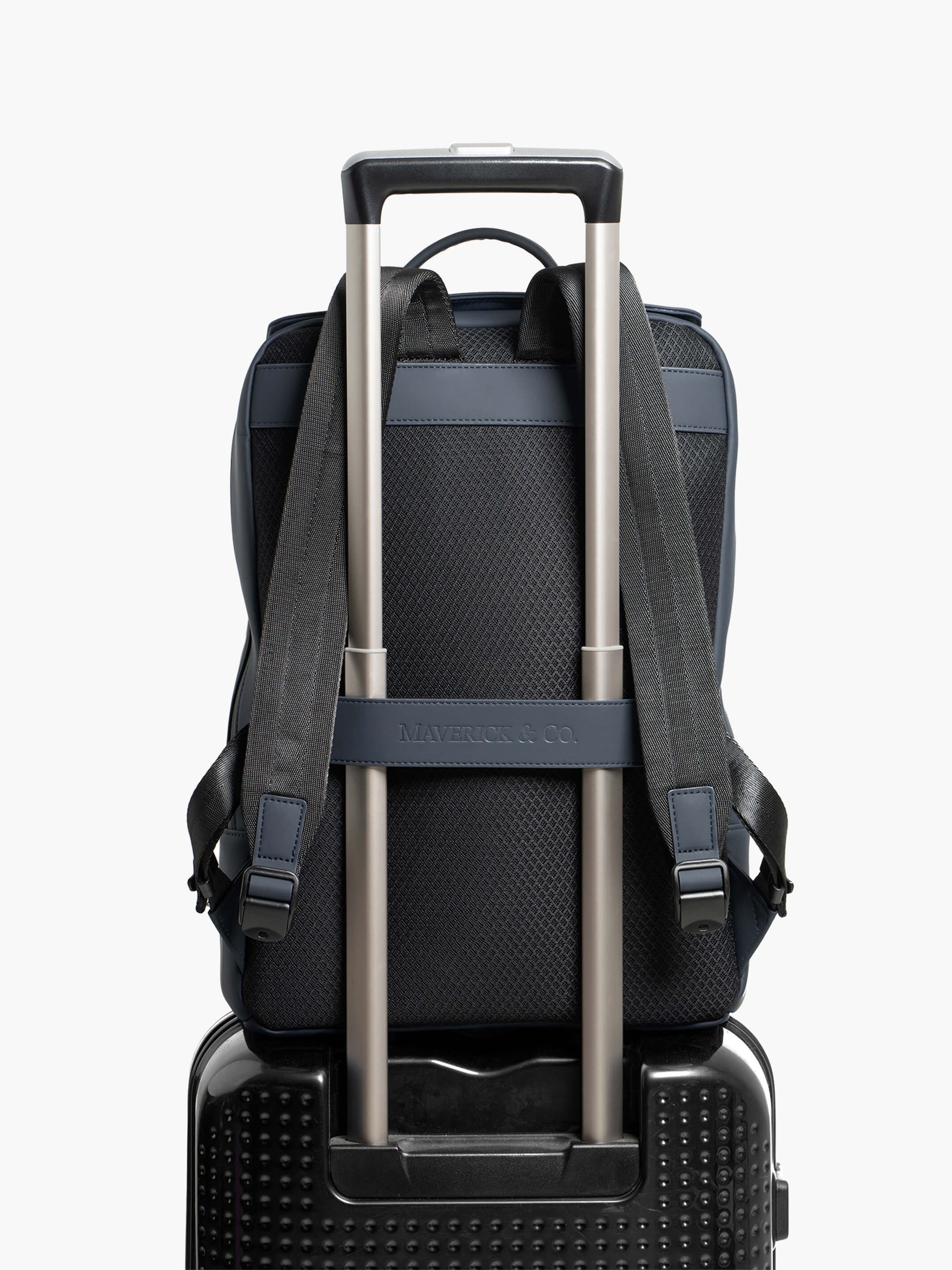 Maverick & Co. - Vista Waterproof Backpack #color_navy